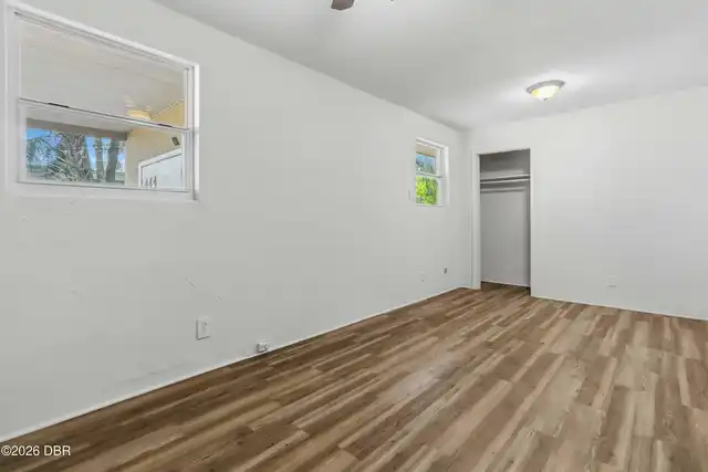 Listing Photo 12