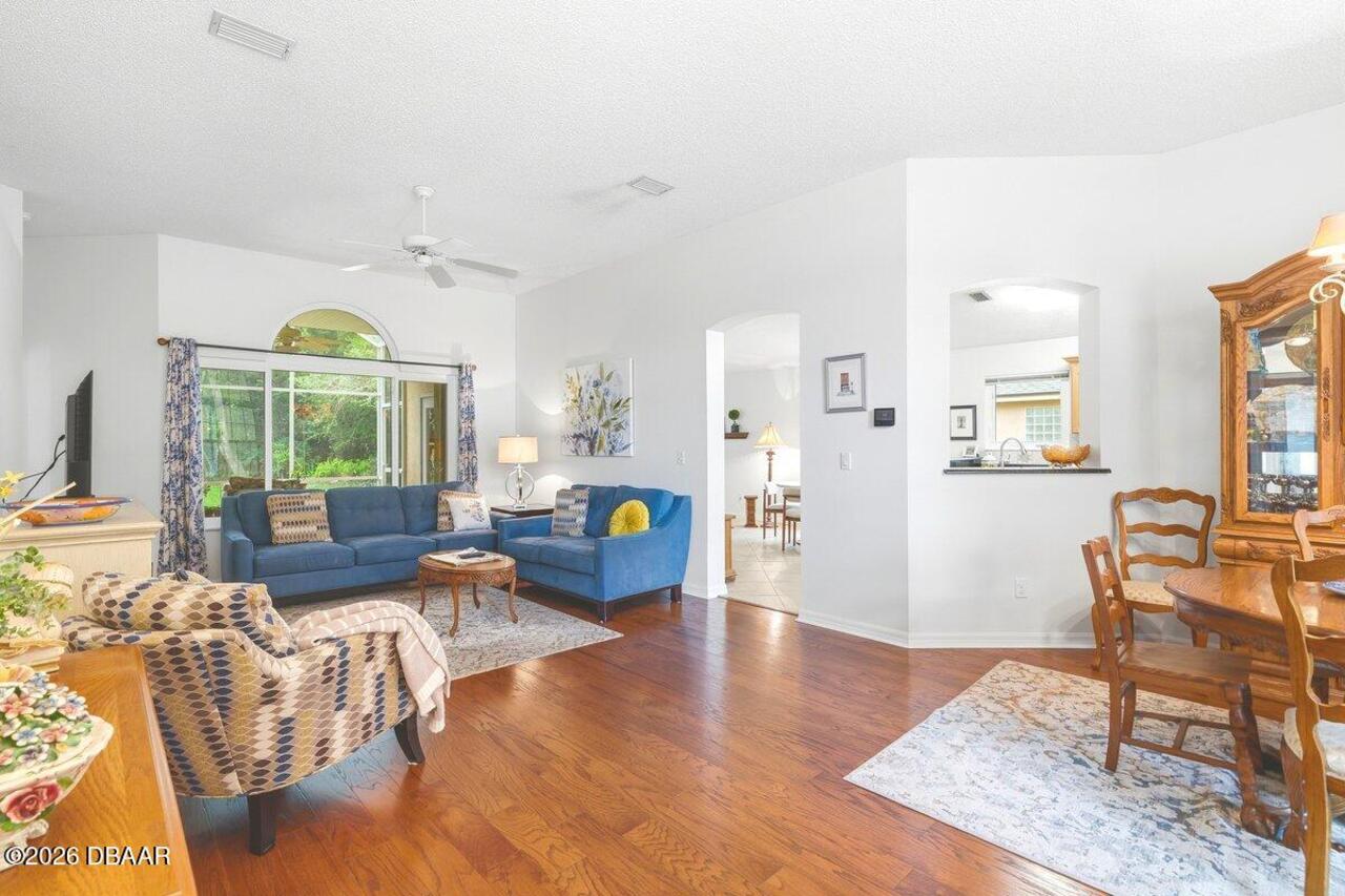 Listing Photo 8