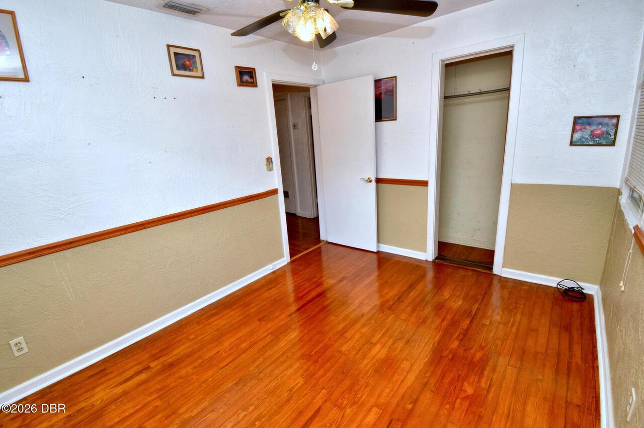 Listing Photo 12