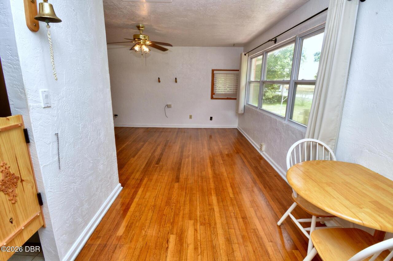 Listing Photo 8