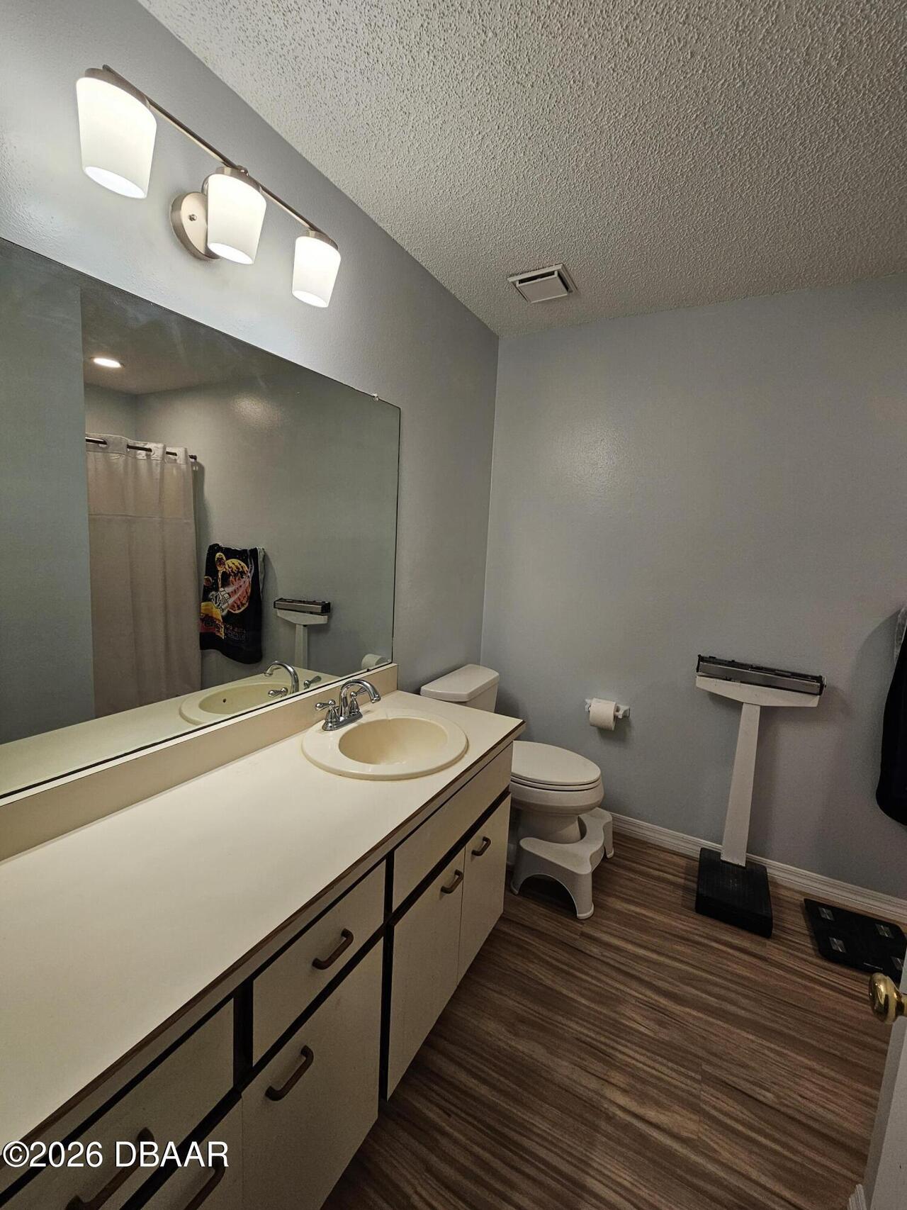 Listing Photo 9