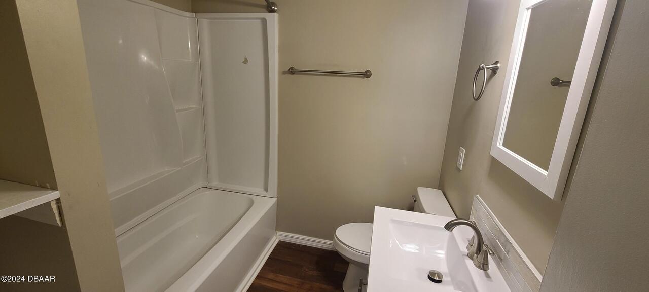 Listing Photo 12