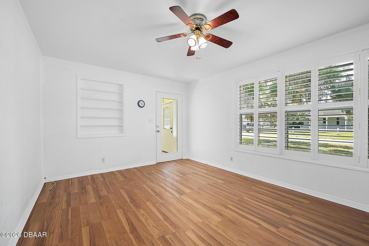Listing Photo 9