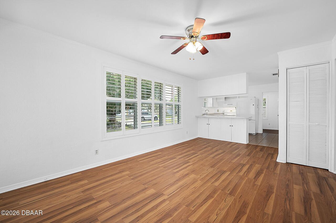 Listing Photo 11