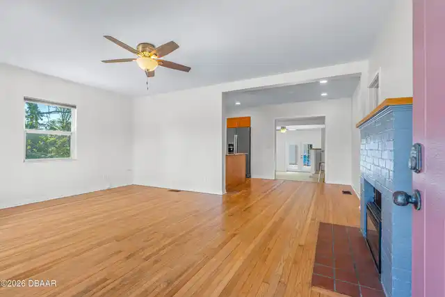 Listing Photo 12