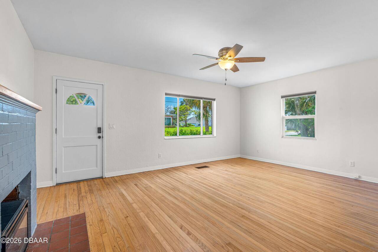 Listing Photo 11