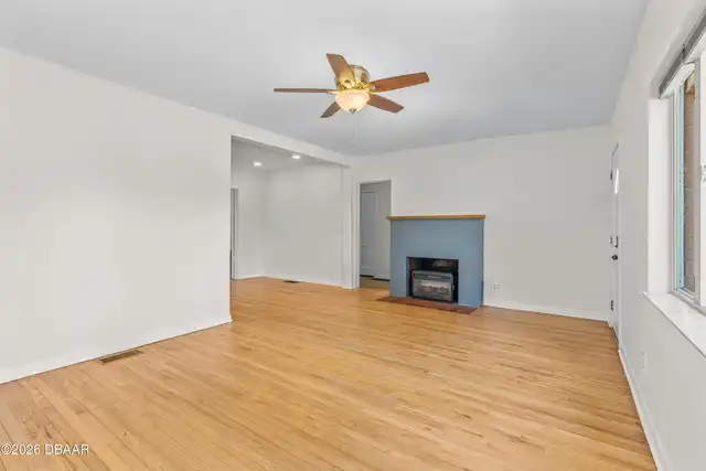 Listing Photo 14