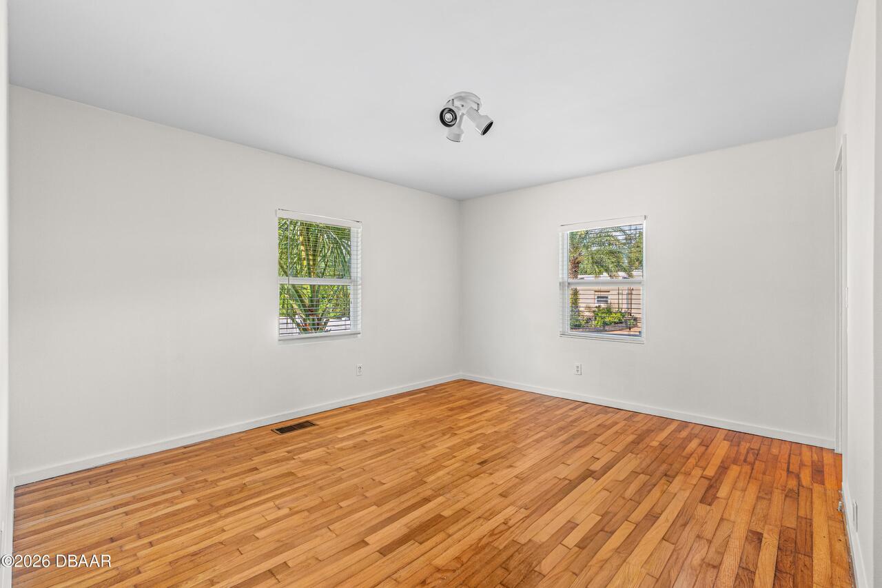 Listing Photo 28
