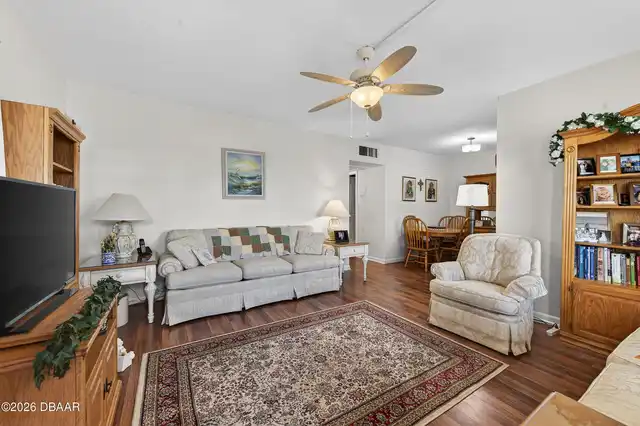 Listing Photo 9