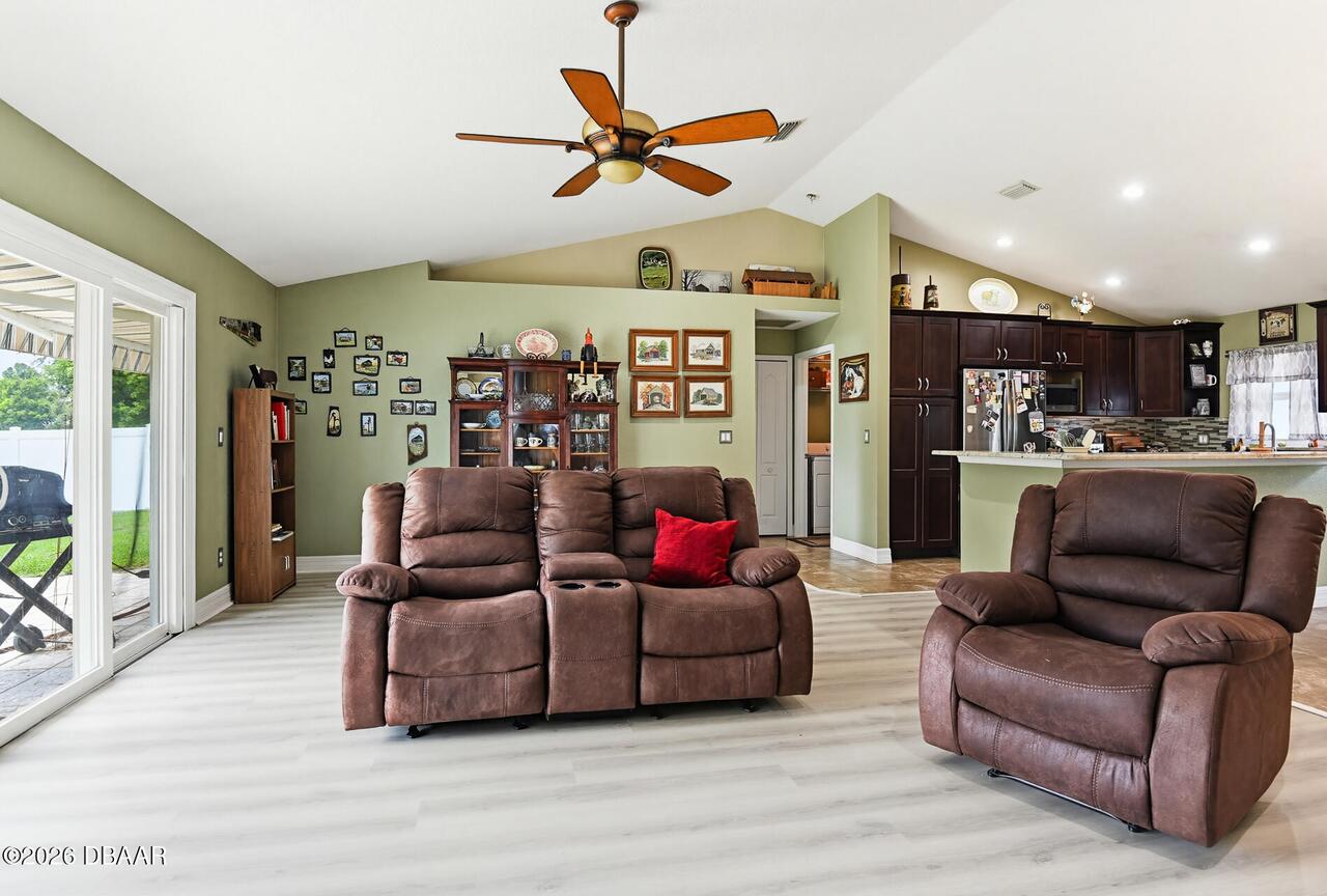 Listing Photo 15