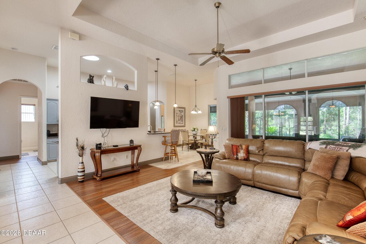 Listing Photo 11