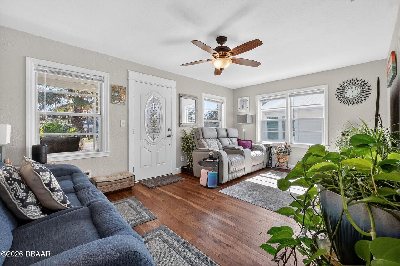 Listing Photo 8