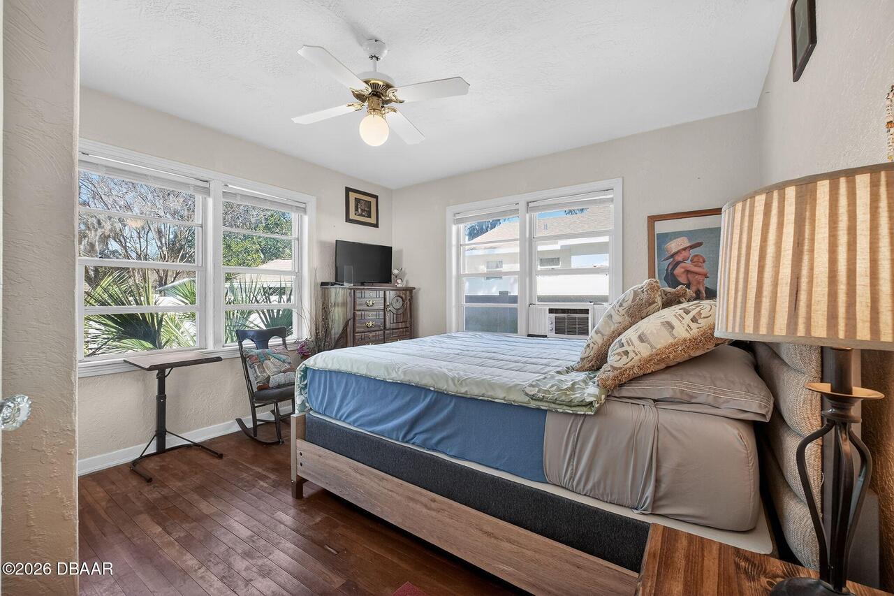 Listing Photo 11