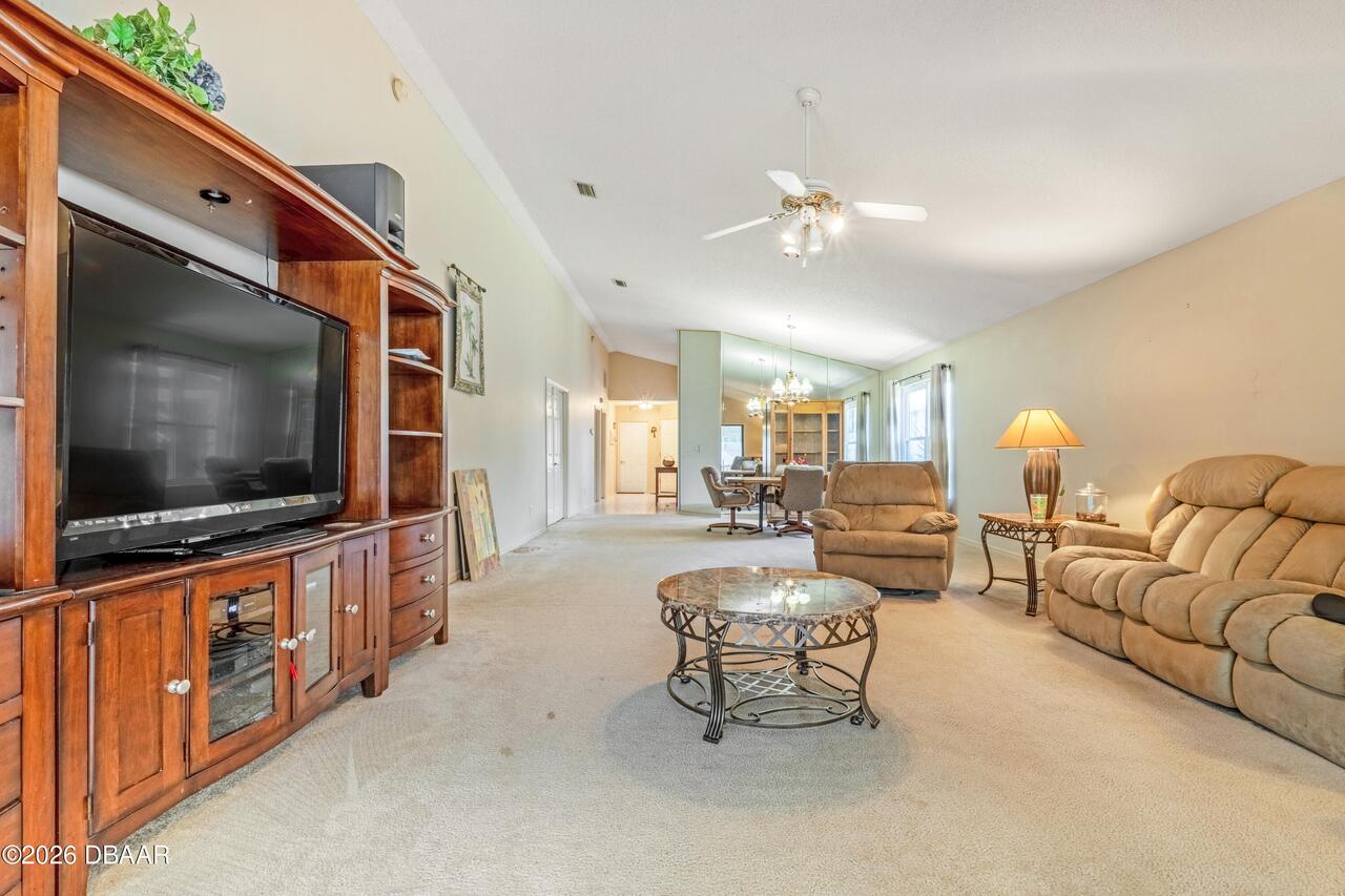 Listing Photo 12
