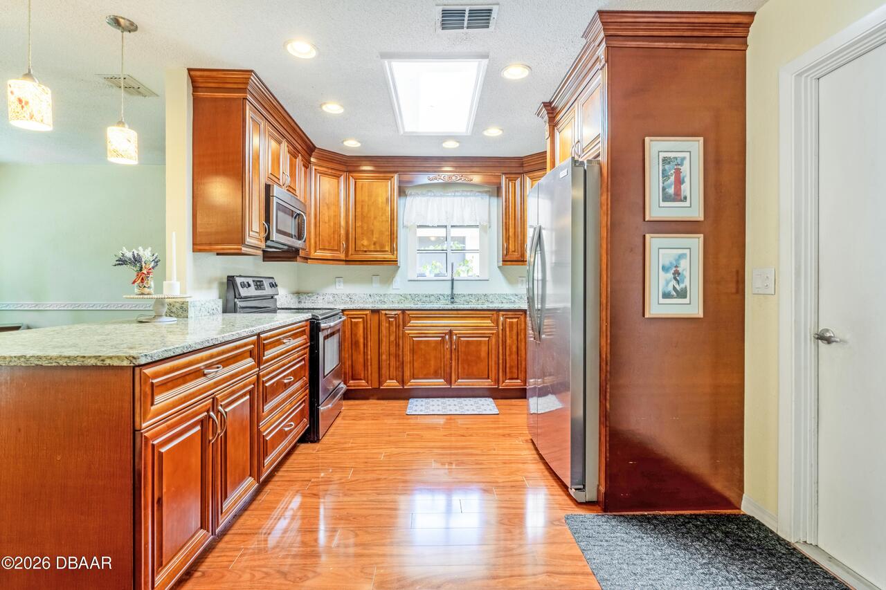 Listing Photo 8