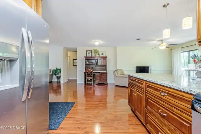 Listing Photo 9