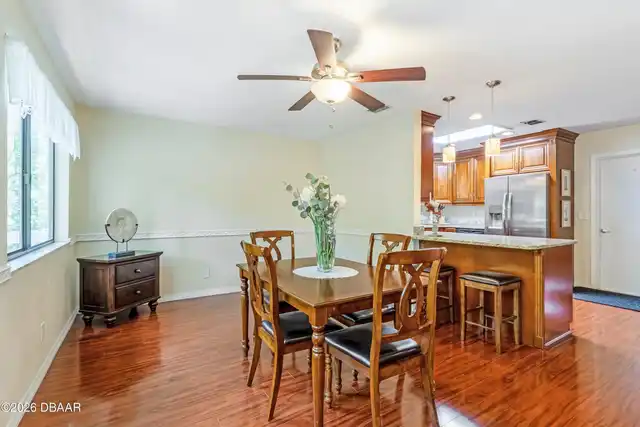 Listing Photo 11