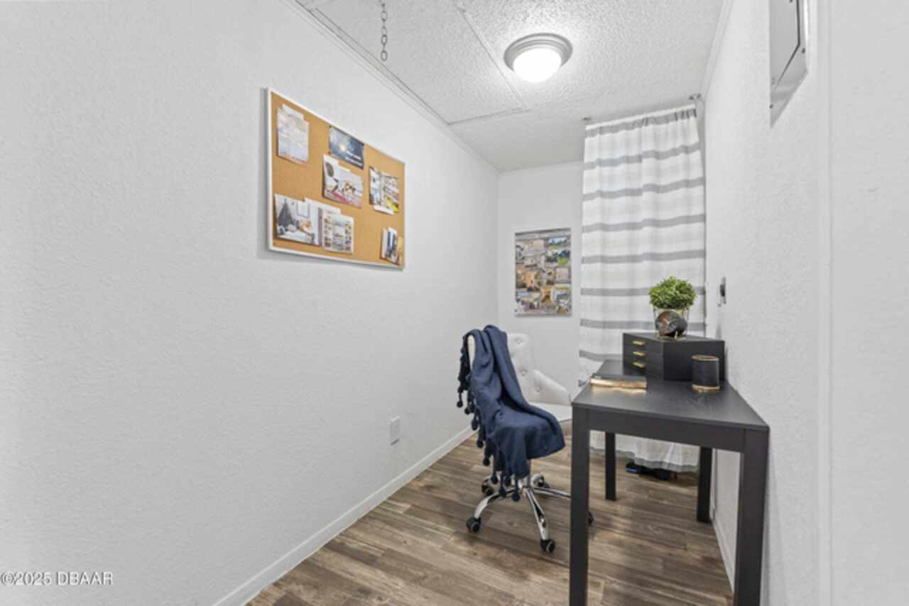 Listing Photo 9