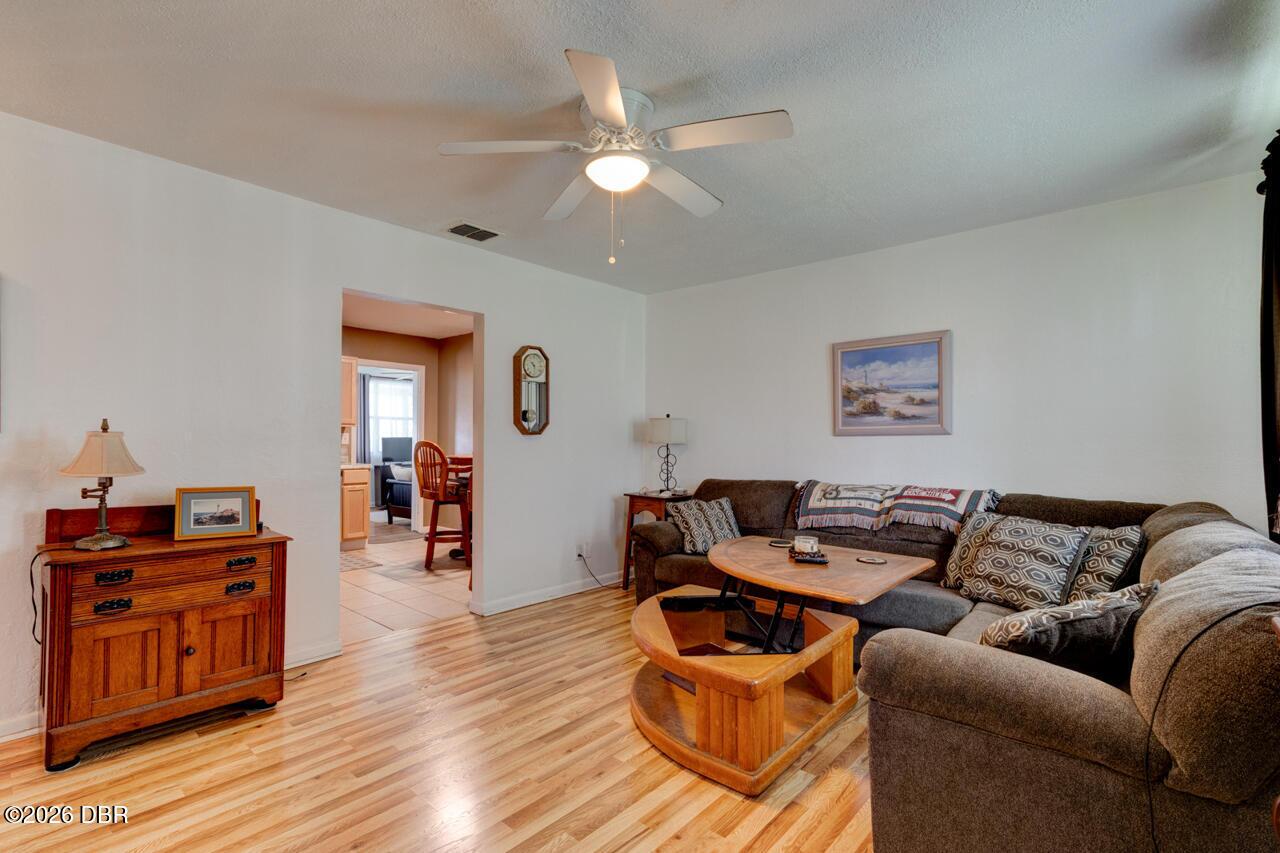 Listing Photo 6