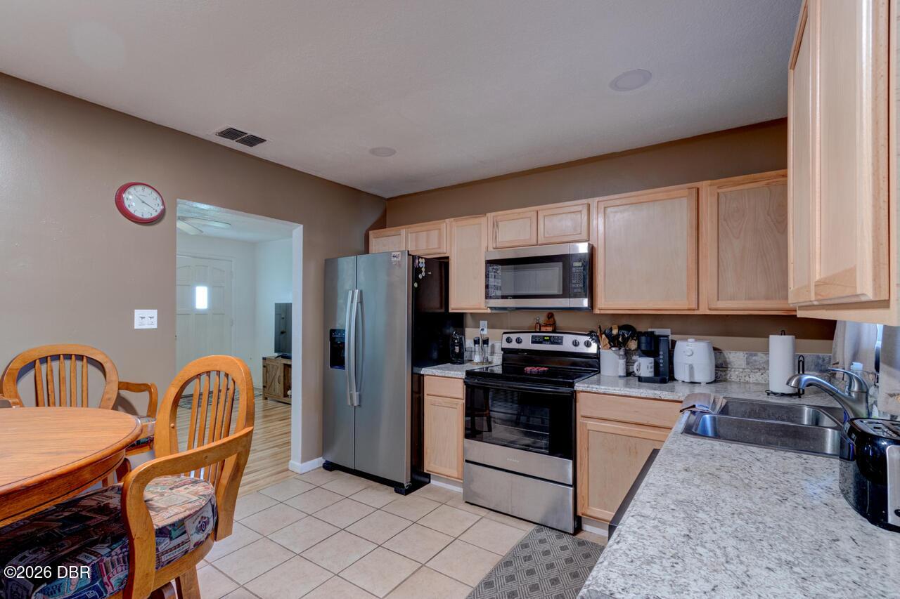 Listing Photo 8