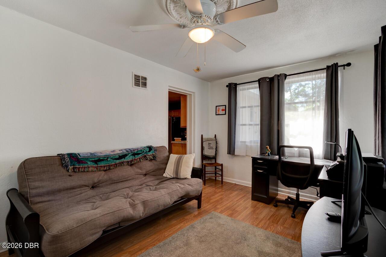 Listing Photo 9