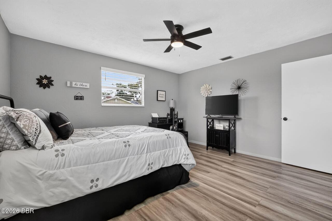 Listing Photo 14