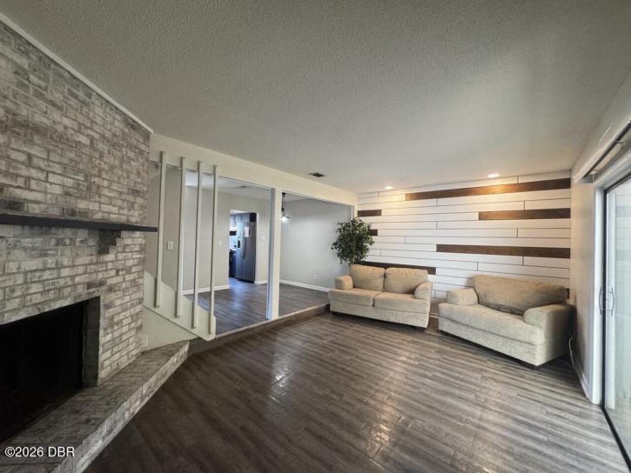 Listing Photo 8