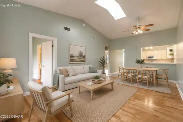 Listing Photo 10