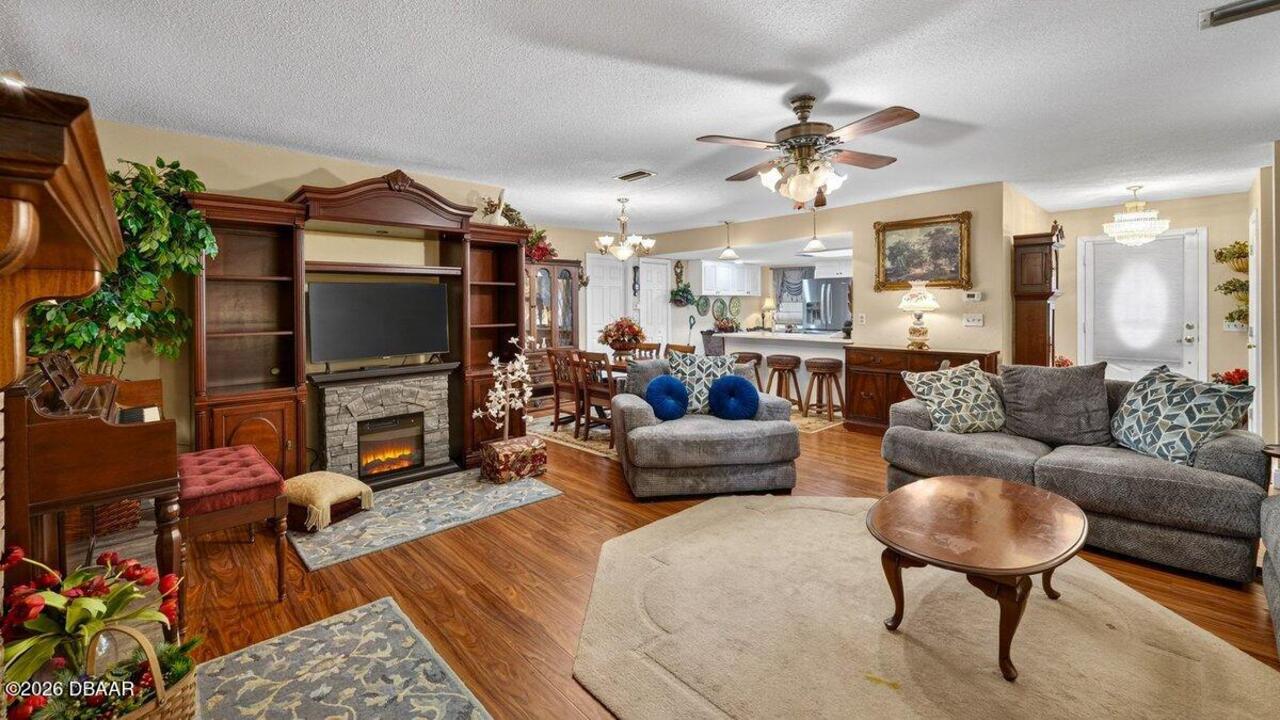 Listing Photo 10