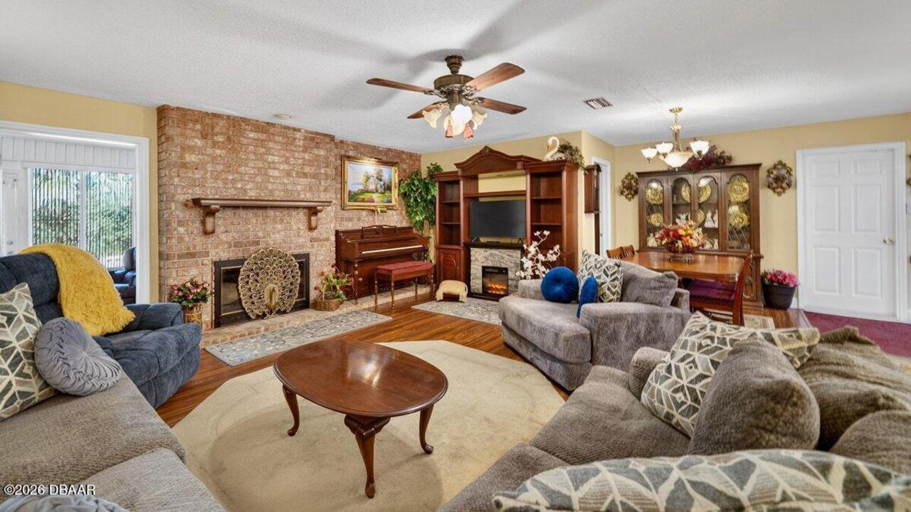 Listing Photo 11