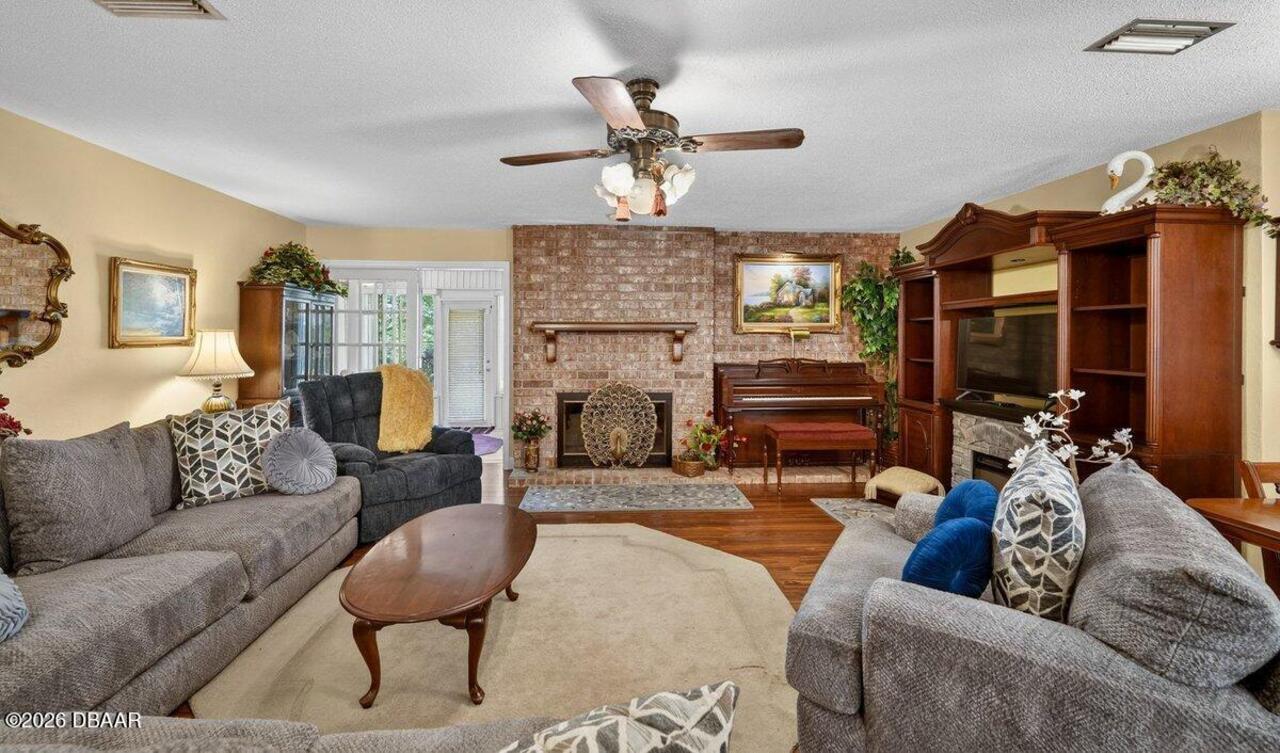 Listing Photo 12