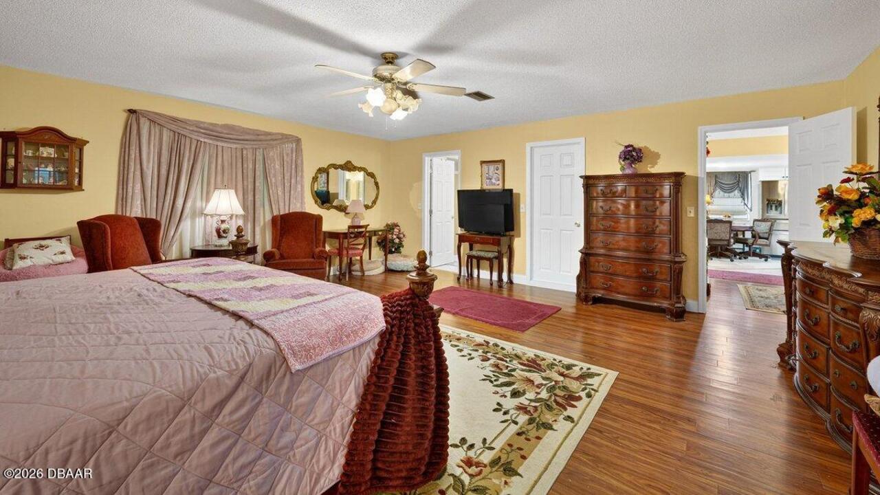 Listing Photo 17