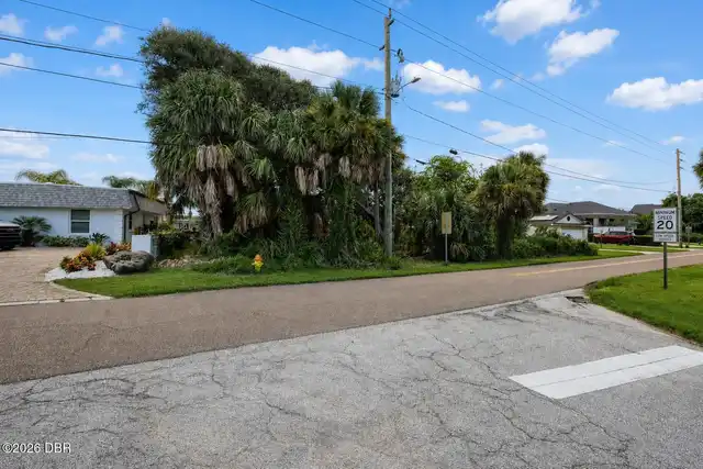 Listing Photo 12