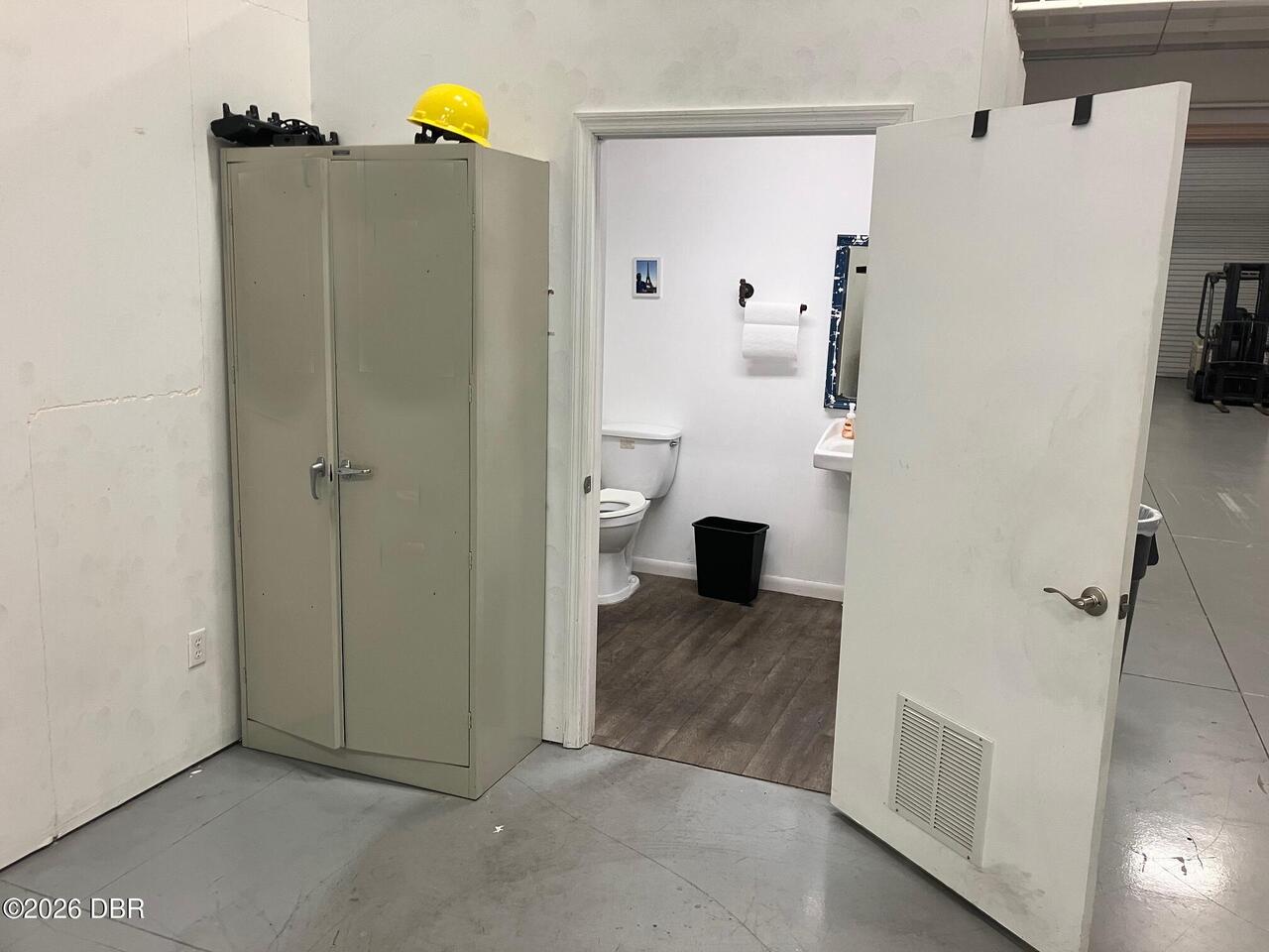 Listing Photo 9