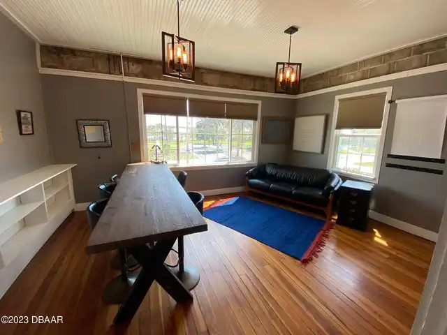 Listing Photo 8
