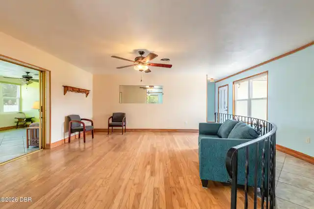 Listing Photo 8