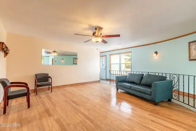 Listing Photo 9
