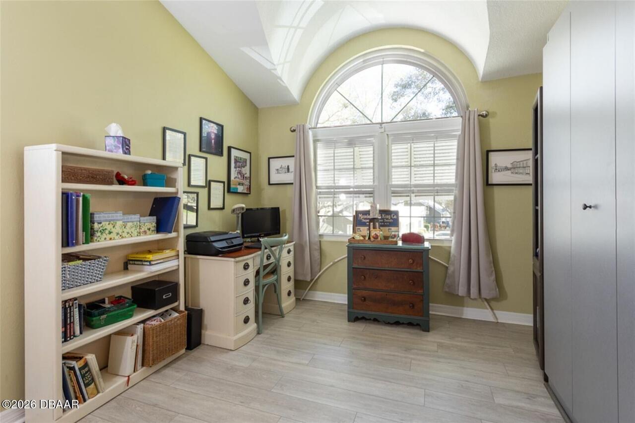 Listing Photo 17