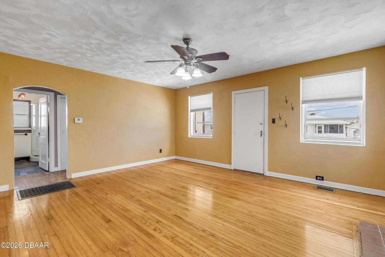 Listing Photo 6