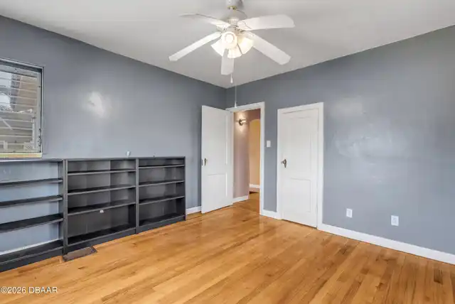 Listing Photo 14