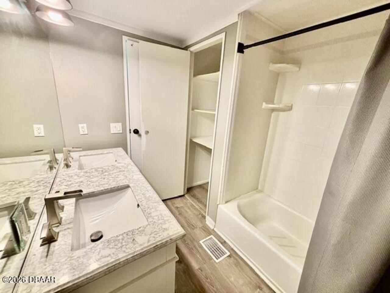 Listing Photo 11