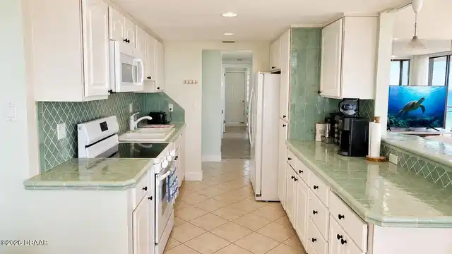 Listing Photo 12