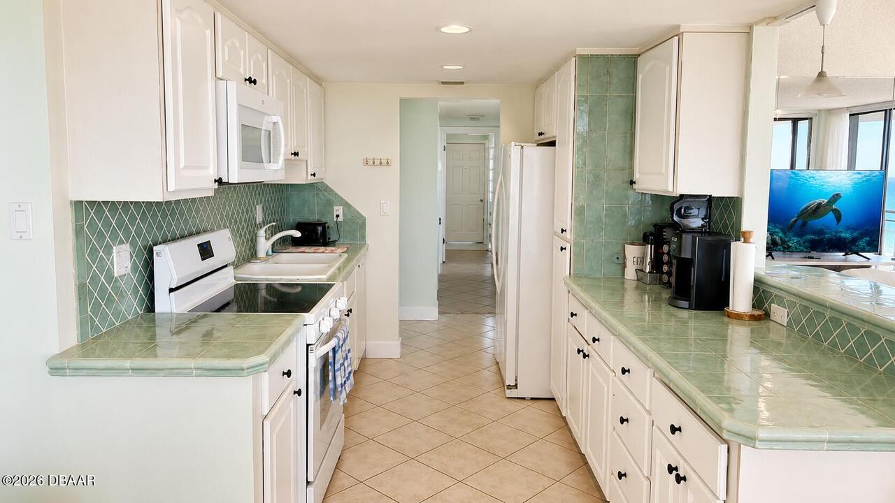 Listing Photo 12