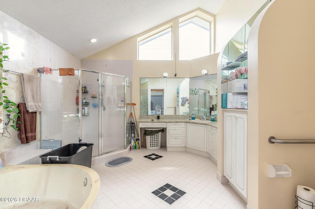 Listing Photo 12