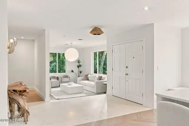 Listing Photo 11