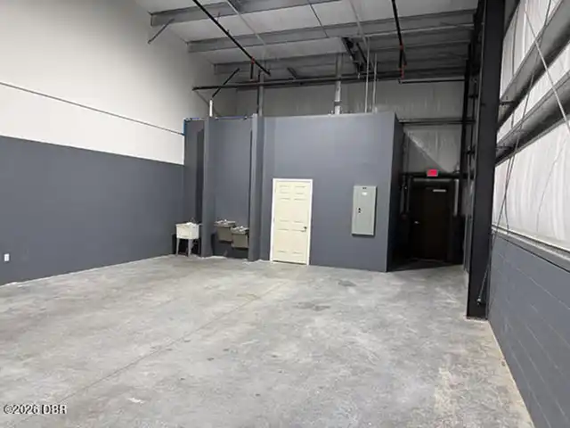 Listing Photo 8