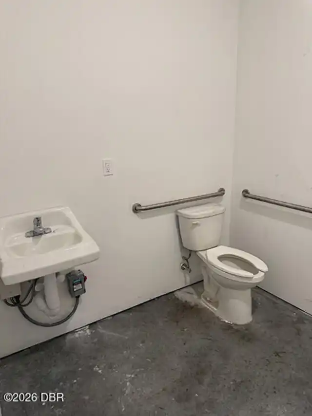 Listing Photo 11