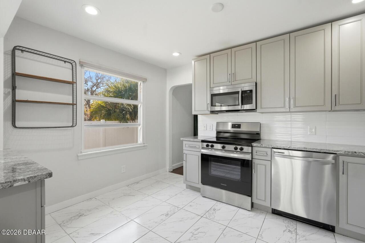 Listing Photo 15