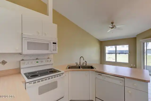 Listing Photo 11