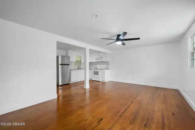 Listing Photo 10